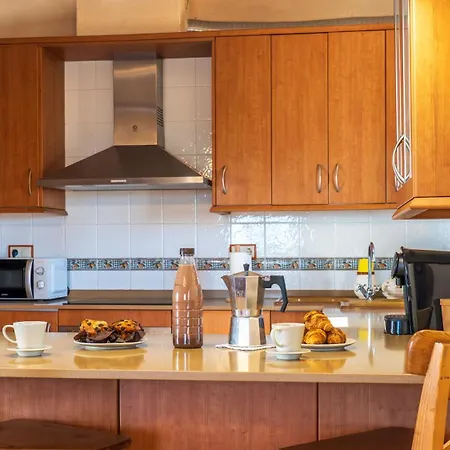 Casa Rue אכסניה דלטברה
